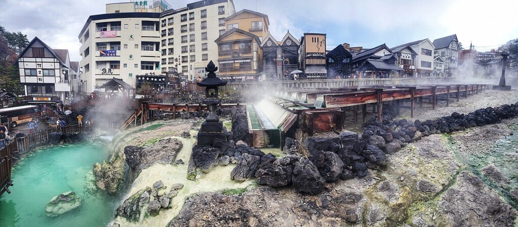 Japan onsen guide: yubatake hot-spring site at kusatsu onsen